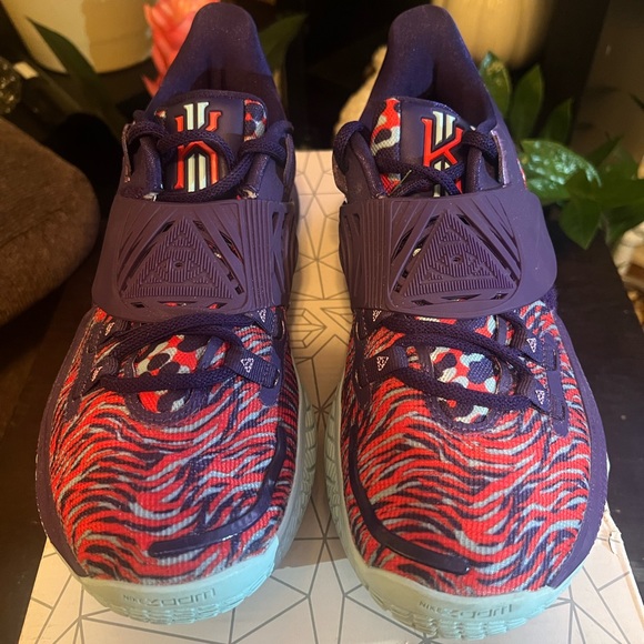 Nike Kyrie Low 3 - Purple Size 9 - Picture 5 of 13
